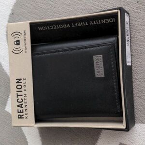 Kenneth Cole Black Reaction Trifold RFID Wallet NWT NIB